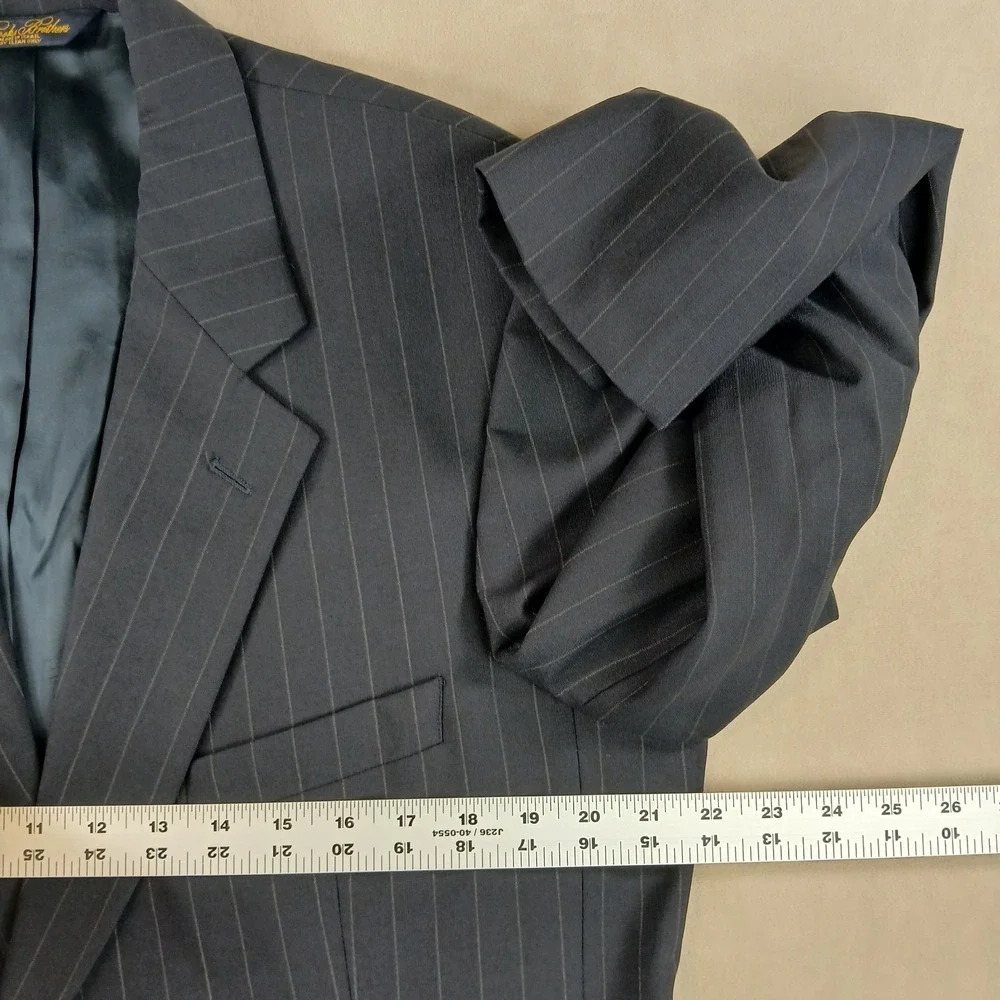 Brooks Brothers Brooksease 42R Mens Sport Coat Jacket Navy Wool 22x31 Pinstripes